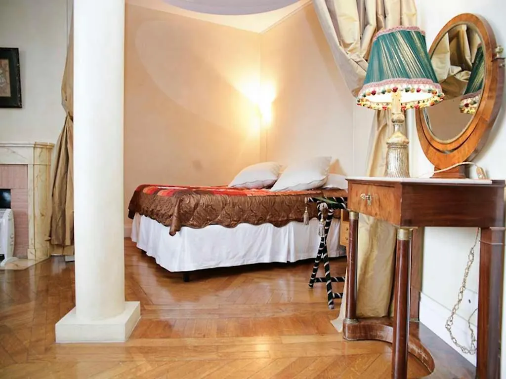 Appartement De Prestige Champs-Elysees Hotel 3*